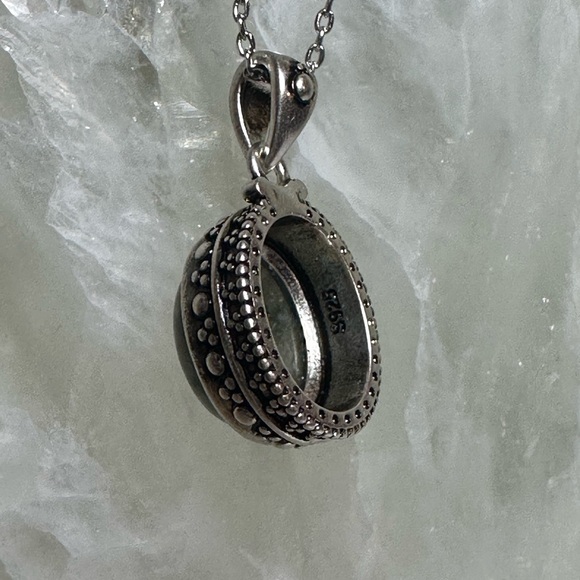 Labradorite 925 sterling Silver Pendant Necklace - Picture 6 of 6